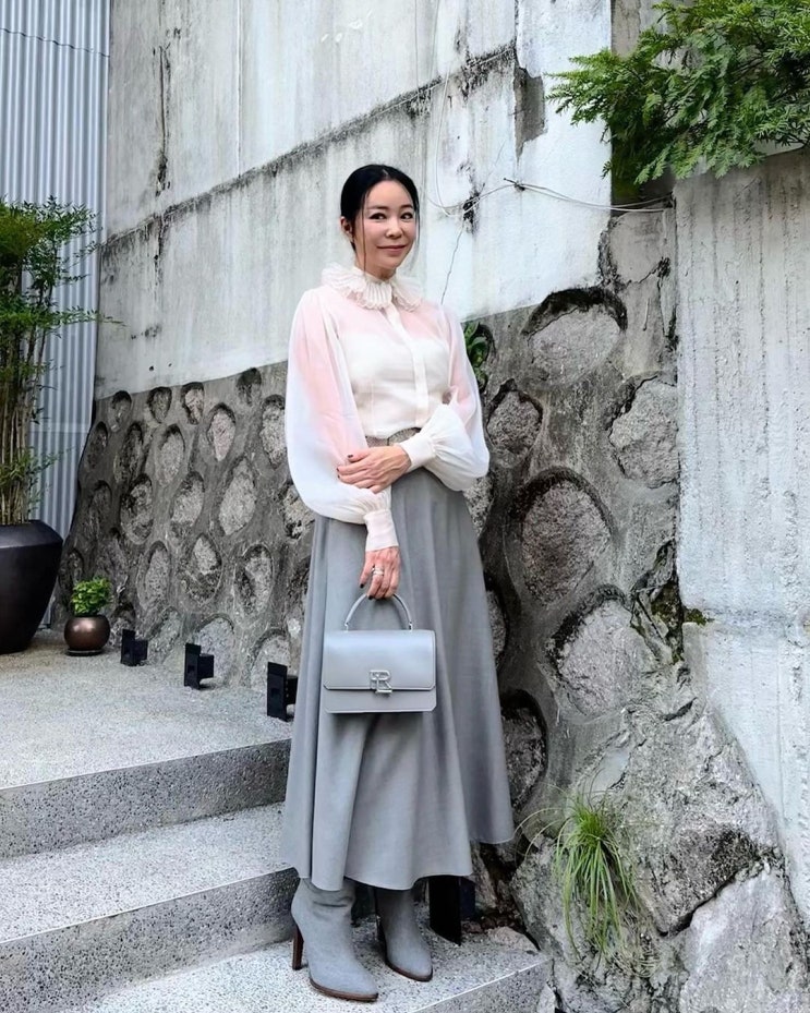  원조 옷 잘입는 언니 이혜영이 선택한 여자 핸드백으로 폴로 랄프로렌(RL) 명품 라인의 사첼백 가방 추천