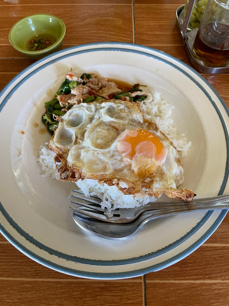  푸켓 라와이 현지인 맛집 & 그랩으로 배달음식 주문