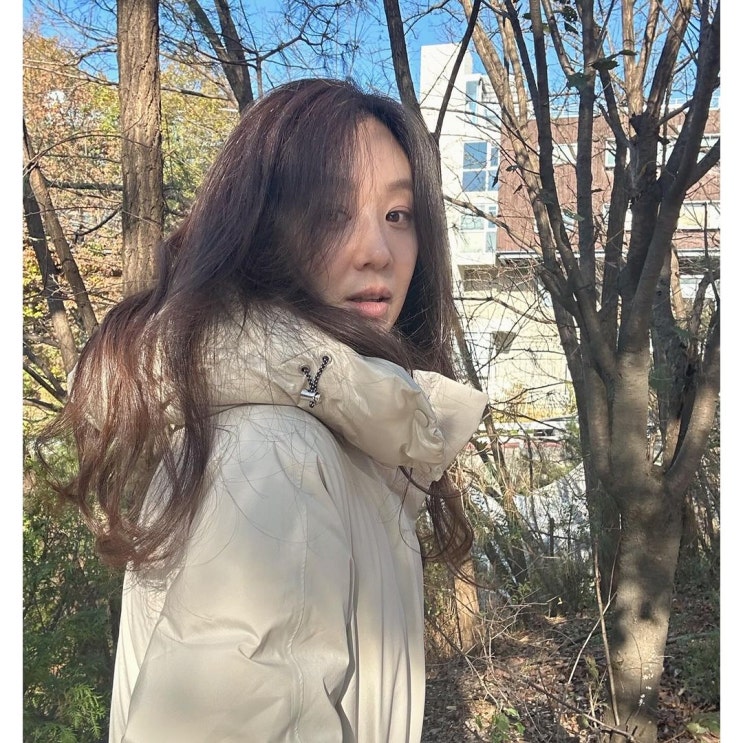 한 겨울을 거뜬히 보낼 여자 명품 롱 패딩으로 사랑받는 구스 다운 여성 자켓 추천 w. 정려원 패션