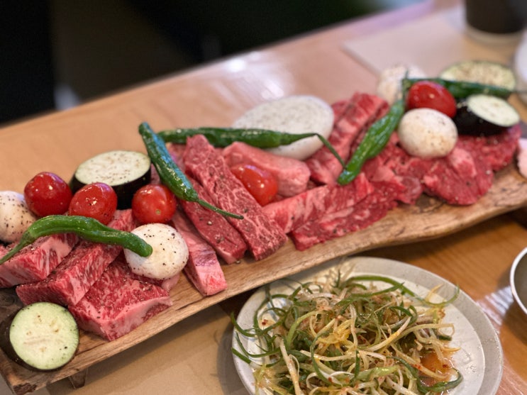  [합정] 핑크솔트 숯불구이 :: 연말 모임하기 좋은 합정역 맛집(고기 종류 및 가격)