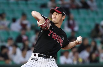  오피셜) KBO 프로야구 LG 롯데 트레이드 진해수 선수 롯데 이적 LG 신인 지명권