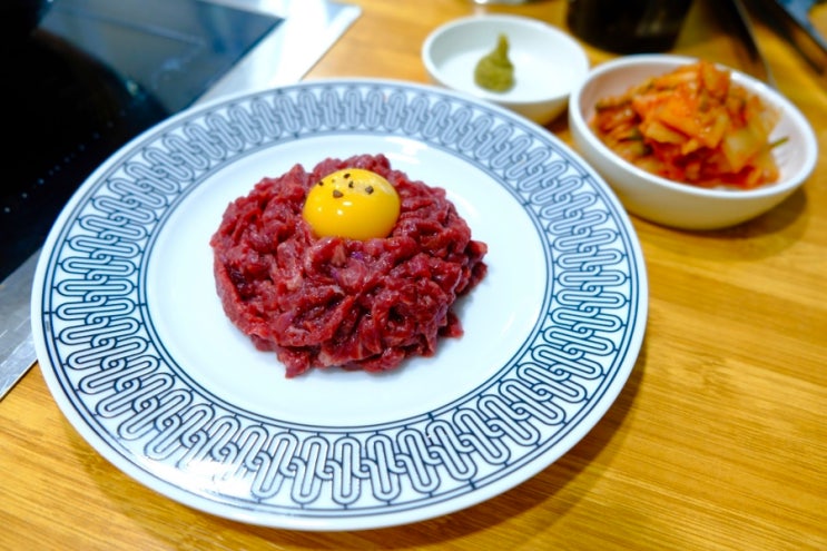  [누렁이한우종가] 매우 깔끔한 광명시장 정육점 에르메스 그릇에 먹는 한우육회 끝까지 보긔~~ 광명한우는 누렁이한우종가! 대부분 내돈내산^^