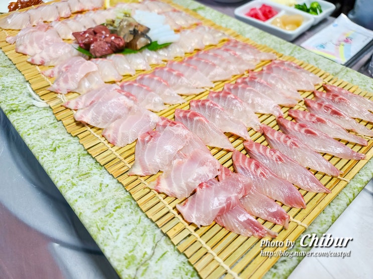  충북 괴산 맛집 현지인 추천 두천매운탕 철갑상어회