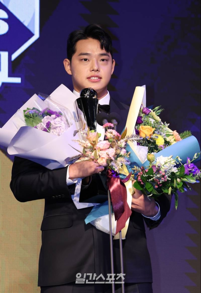 '차세대 에이스' 국가대표 1선발 <b>한화</b> <b>문동주</b>, <b>류현진</b> 이후... 