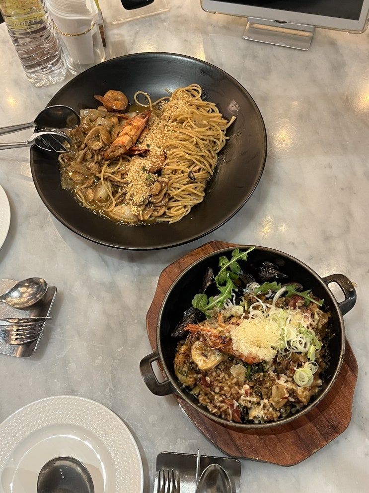  잠실 롯데월드몰 맛집 짭쪼름한 감칠맛나는 빠에야 그리고 오일파스타 잠실역 데이트하기 좋은 양식 레스토랑 디라이프스타일키친 롯데월드몰점