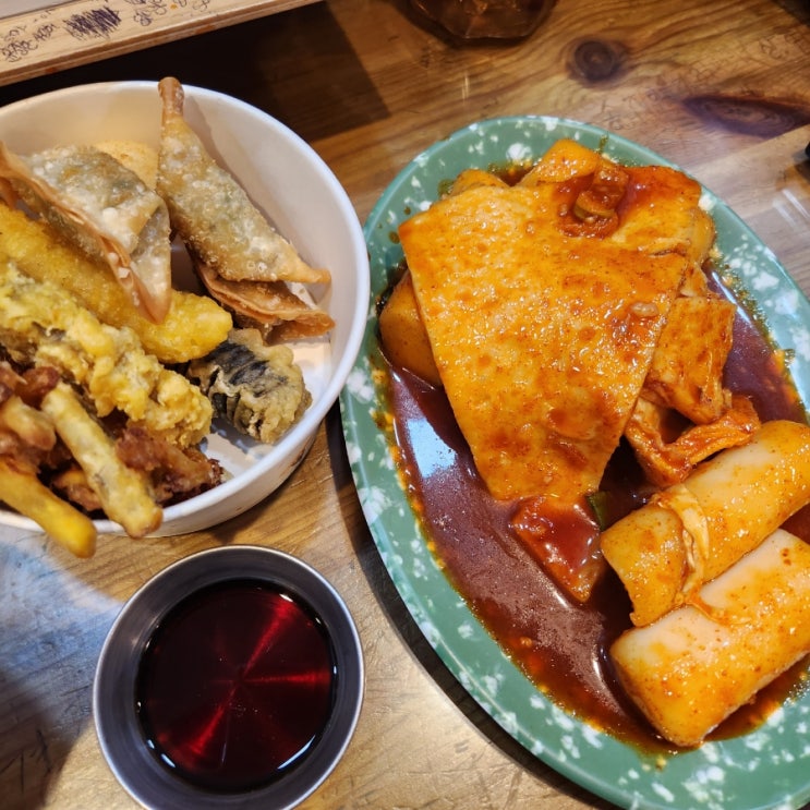  경주 황리단길 길거리 음식 & 기념 선물(떡볶이, 푸딩, 약과)