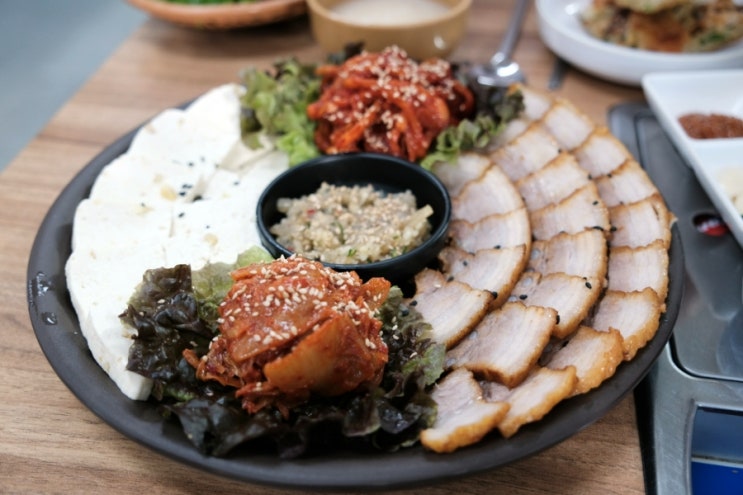 충남 공주 맛집 고기 보쌈도 맛있는 공주쌍신집칼국수