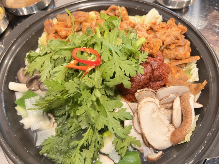  신중동 역 정성곱창전골] 잡내없이 깔끔하면서 칼칼한 곱창전골 단일 메뉴만 판매하는 맛집