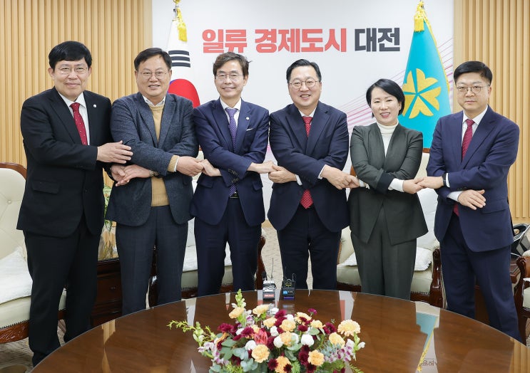 <b>조경태 뉴시티</b> 프로젝트 <b>위원장</b>과 만나 메가 충청 관련 의견을... 