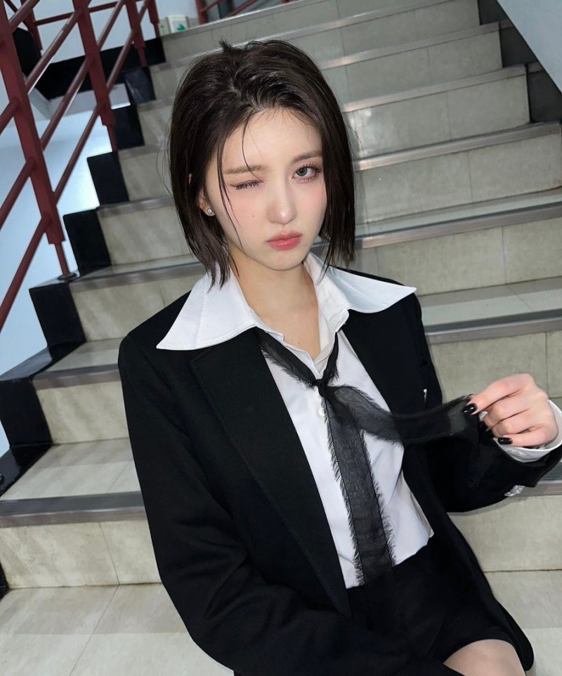 아이브 가을 셀카 프로필 사진 단발