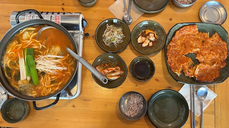 [홍대/합정]한식 맛집 두리반 칼칼한 만두전골 JMT