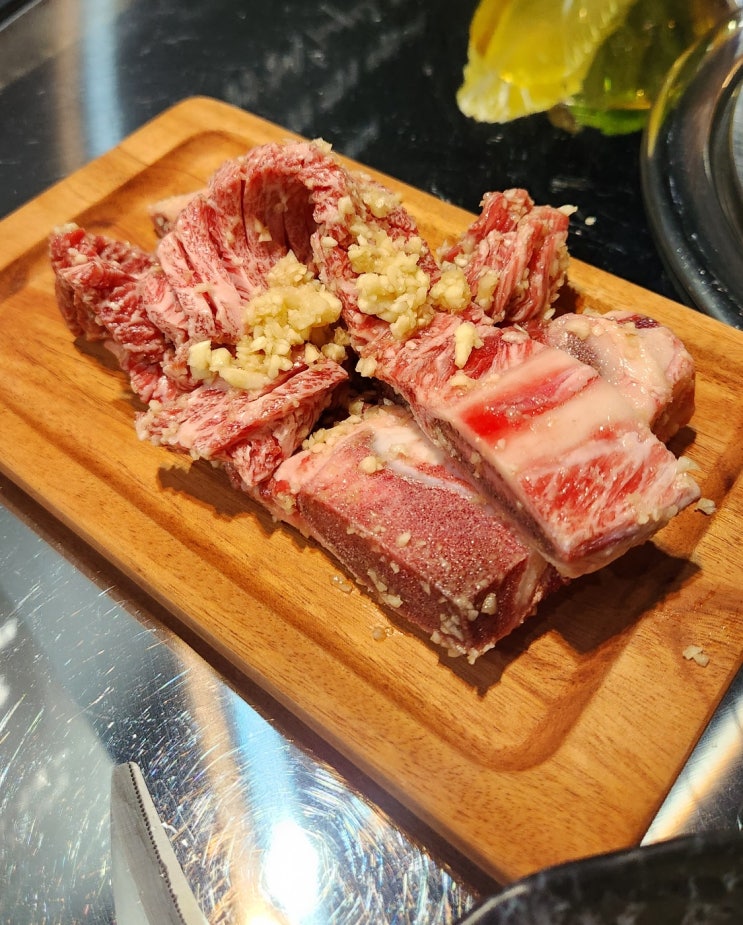 국내산 한우와 마늘의 초강 조합 80경성갈비
