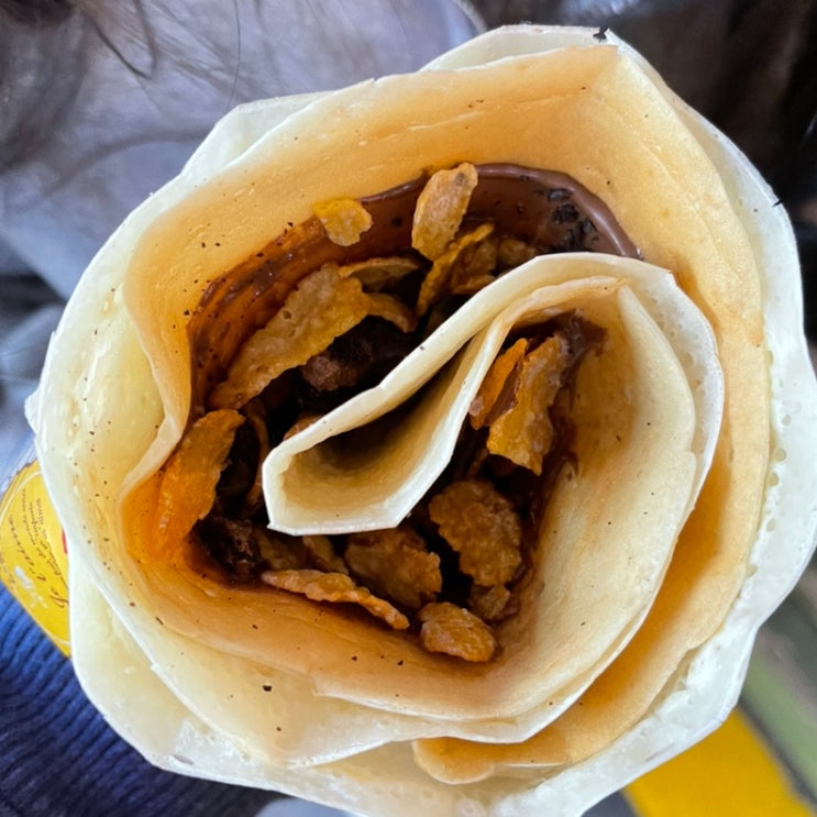  통인시장 기름떡볶이와 쵸코 크레페 이 맛으로 시장가죠~