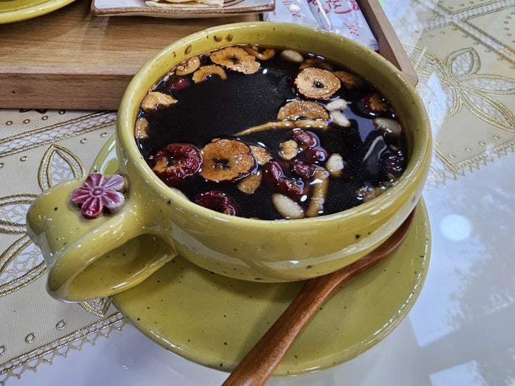  와룡공원 맞은편 편안한 장소, 대구 달서구 성서서로 와룡 커피숍