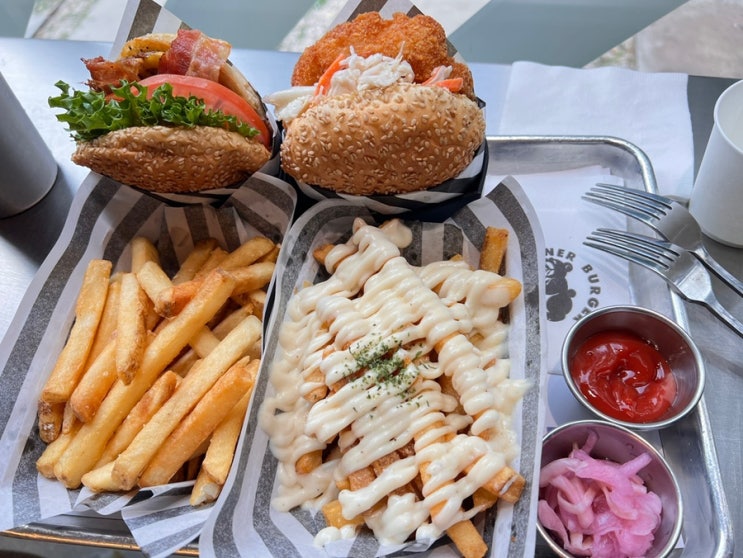 [연남 버거 맛집] 폭신하고 쫄깃한 번이 맛있어 또 가게 된 다운타우너 연남점