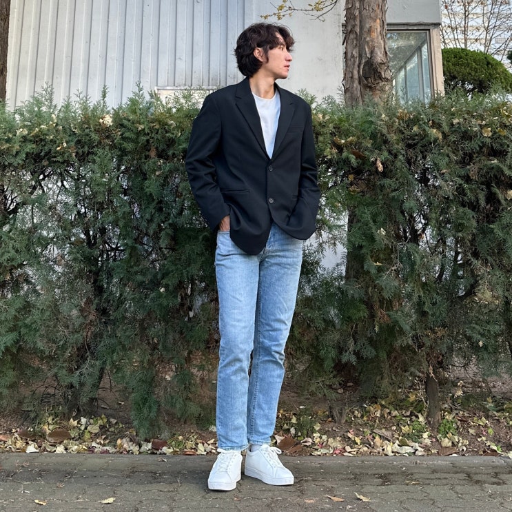  20대 남자 세미 정장 화이트 흰색 스니커즈 운동화 브랜드 슈펜 OOTD 코디
