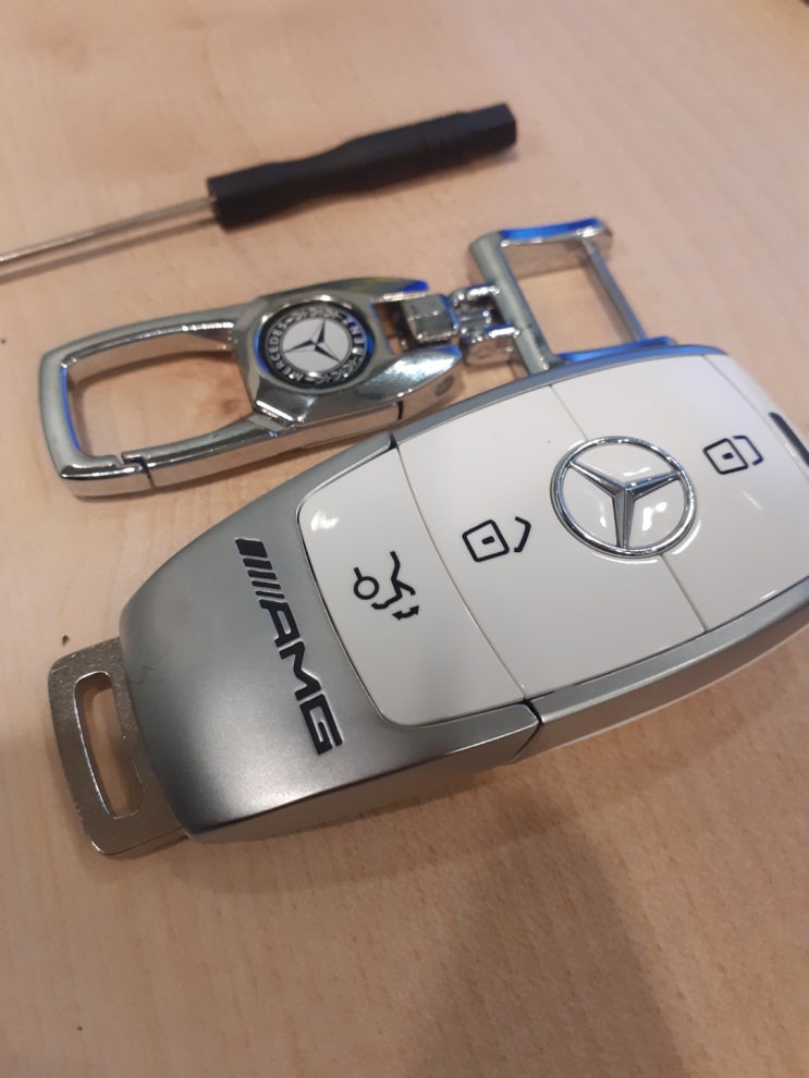  벤츠 c클래스 AMG 스마트키 화이트