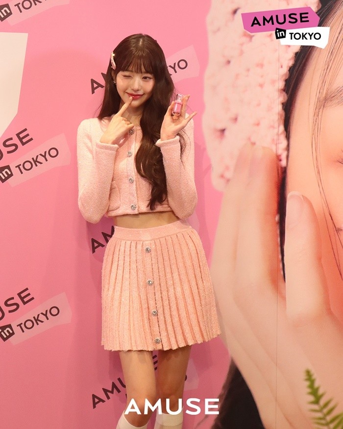 '인간 바비인형' 장원영, 일본 도쿄 행사에서 빛낸 인형 미모...감탄 절로 나오는 비주얼 '인간 바비인형' 장원영, 일본 도쿄 행사에서 빛낸 인형 미모...감탄 절로 나오는 비주얼