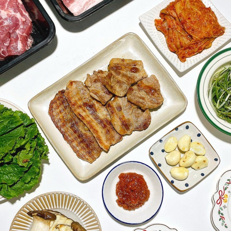 연말 홈파티 음식 추천 으뜸한돈 목살 삼겹살구이 네이버 홀리데이 선물대첩 연말 홈파티 음식 추천 으뜸한돈 목살 삼겹살구이 네이버 홀리데이 선물대첩
