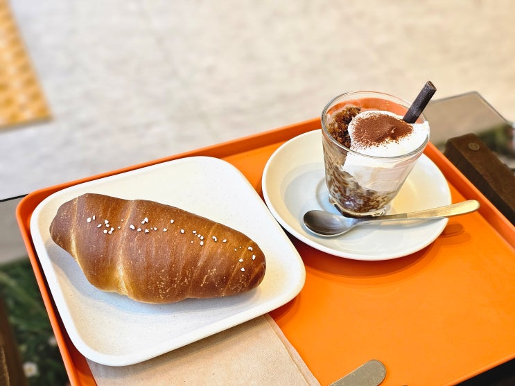 (대구 달성군) 오랜만에 만난 취향 저격 소금빵이 있는 곳 -커피내리는부부- 로스터리 카페 테크노폴리스 카페