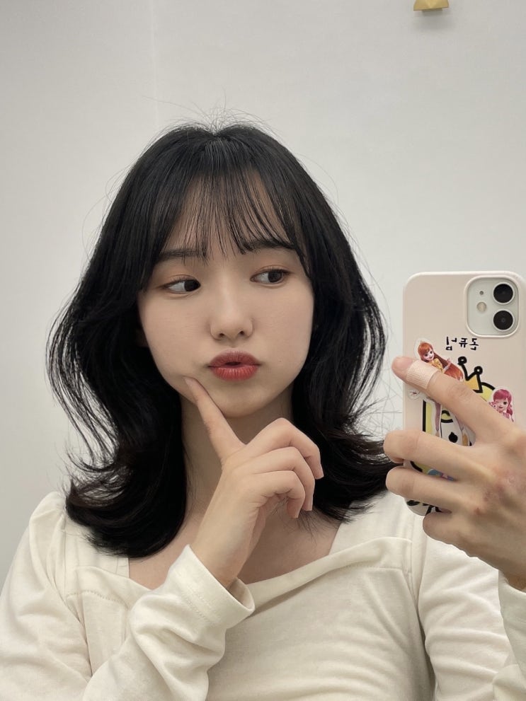 겨울 헤어스타일 추천 언주역 미용실의 중단발 빌드펌으로 우아함 더하기
