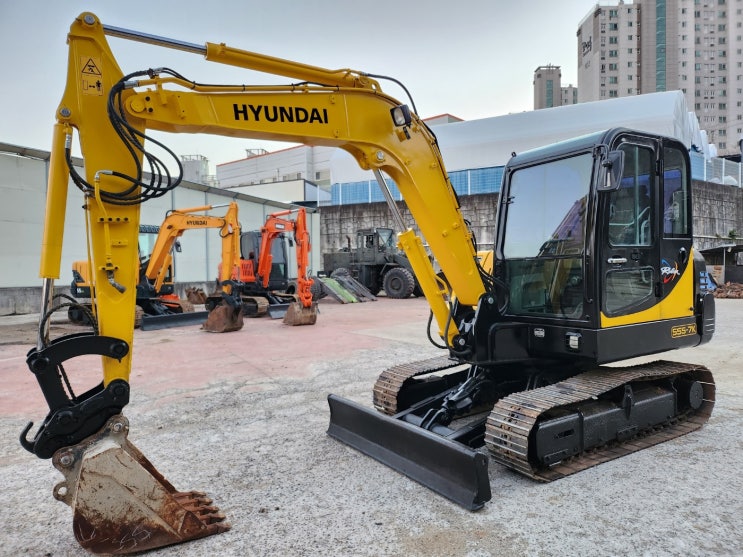  경북 김천시 중고포크레인 팝니다 현대 R555LC-7K 2007년식 짧은가동시간 02 중고굴삭기