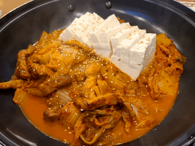  수유밥집 고기반햄반 김치찌개 김치찜 수유 본점 한 끼를 든든하게!
