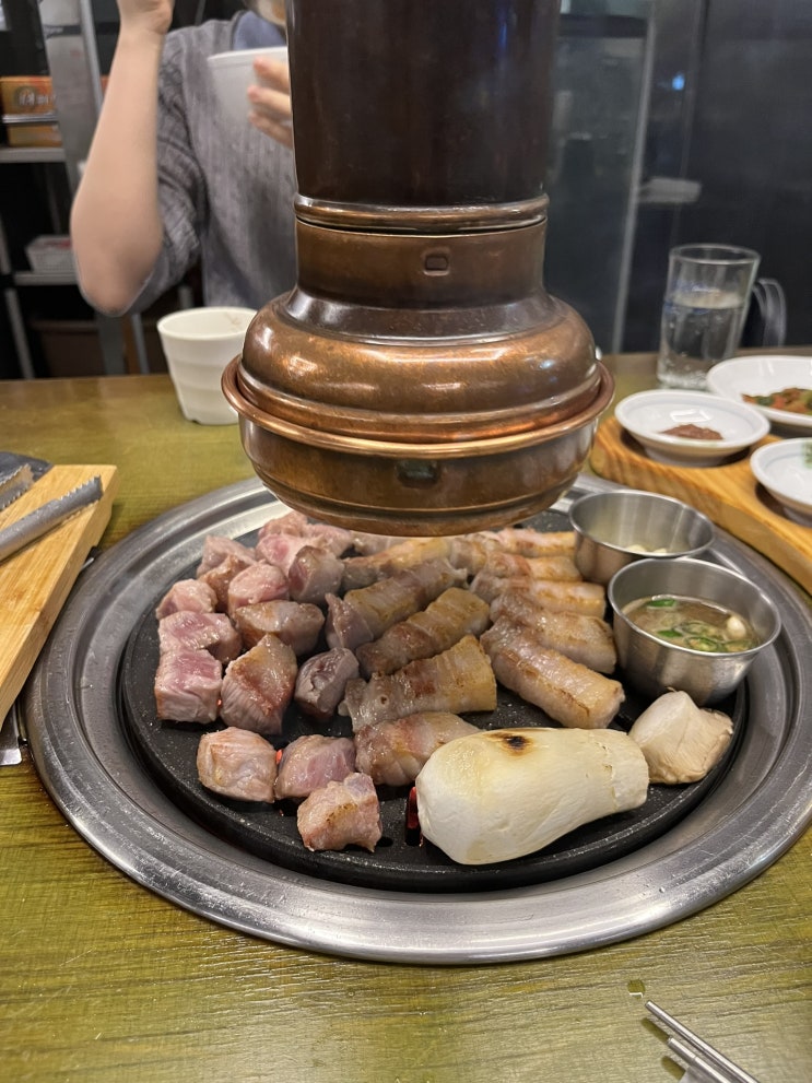  전농동 맛집 최원석의 돼지한판&서해쭈꾸미 시립대점 구워주는 답십리 삼겹살