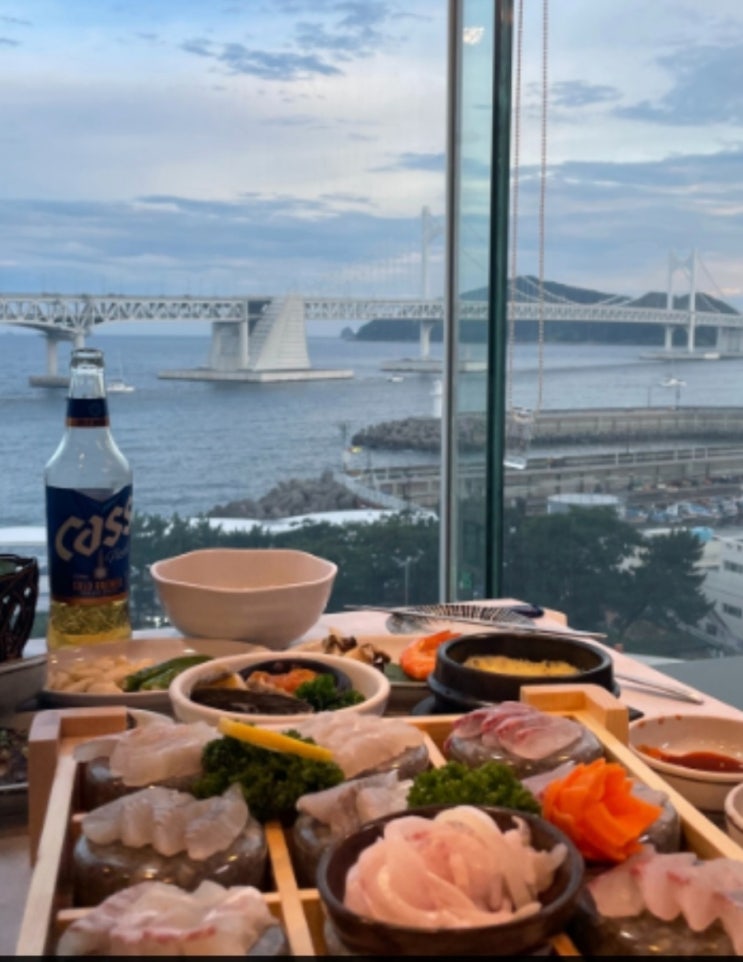  광안대교 바라보며 먹을 수 있는 광안리 유가횟집