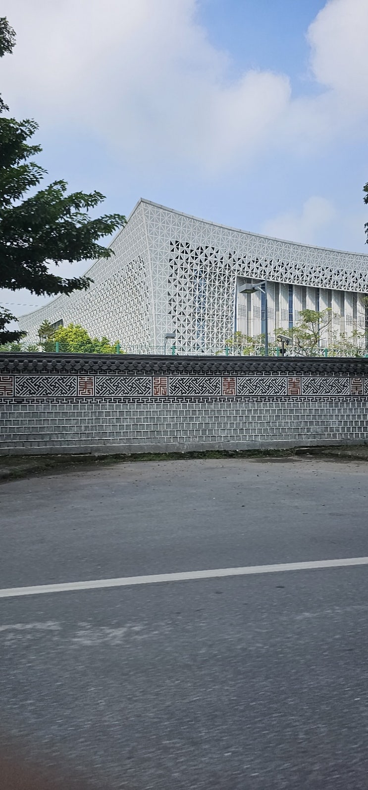 <b>베트남</b>에서 <b>사건</b> 사고... <b>현지인</b>과의 시비로 인해 <b>폭행</b>피해를... 
