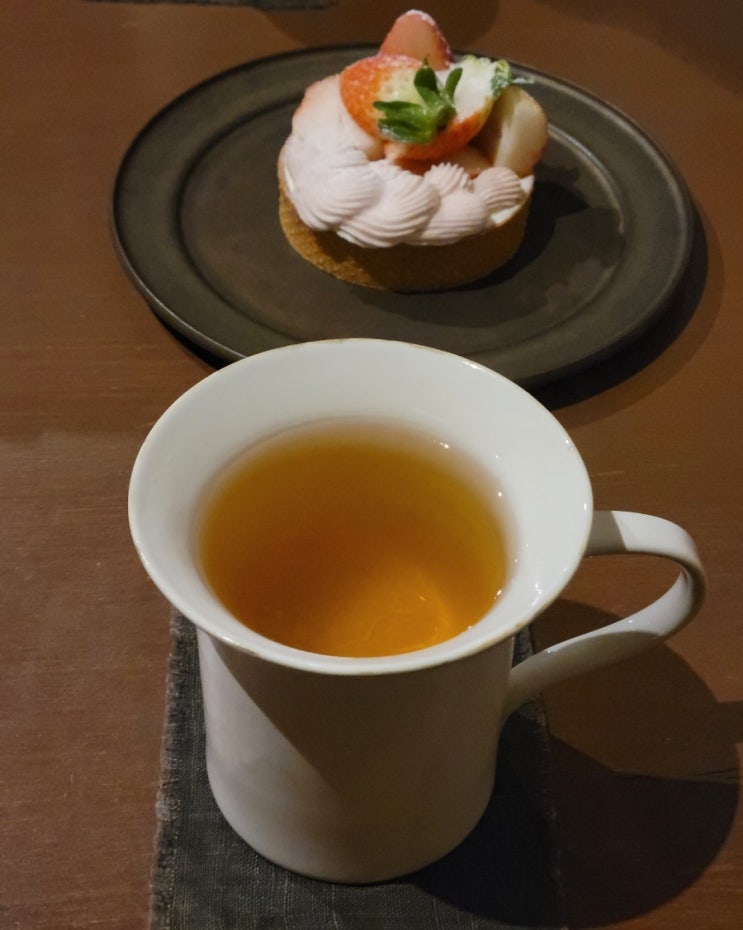  부산 전포 카페 차와 계절 디저트가 있는 노이알트