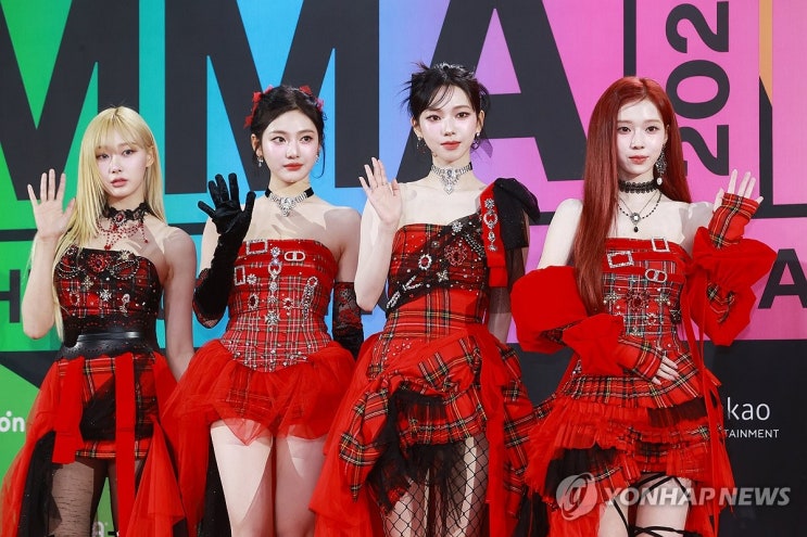  에스파 카리나·윈터·지젤·닝닝, MMA2023 멜론뮤직어워드 레드카펫 참석 포즈..."애교 요정 겨울 미녀"