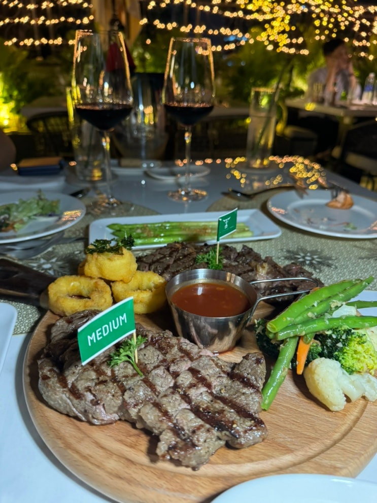  호치민여행 데이트 맛집 [Topping Beef 토핑비프] 스테이크 와인 내돈내산 추천후기