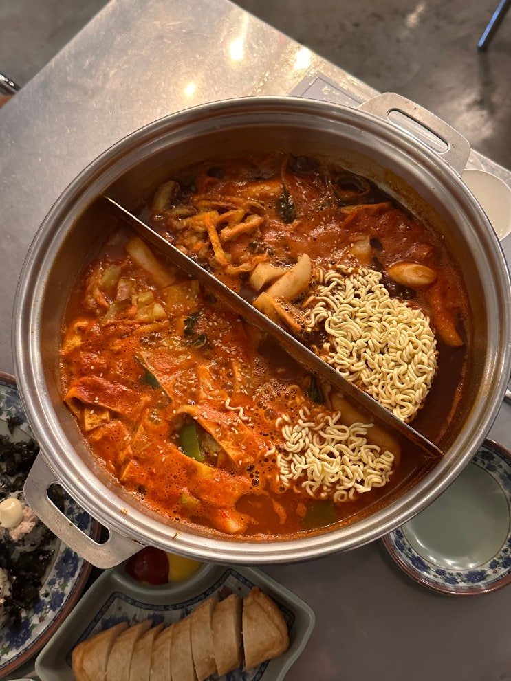 송리단길 떡볶이 맛집 입분식 가정집 송파본점 가정식 반반 즉석떡볶이 & 입분식 수제어묵 후기