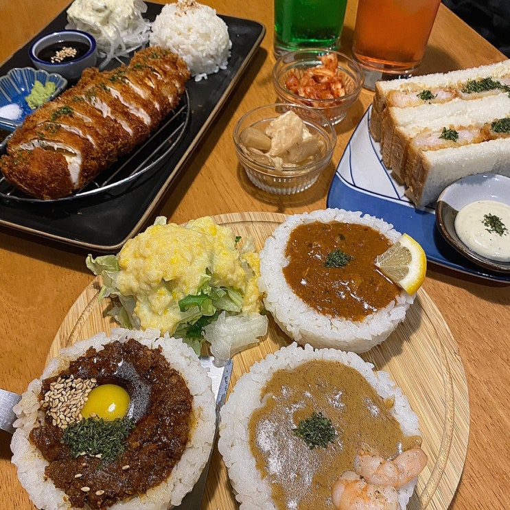  신촌 카레 맛집 소코아 신촌점 분위기가 아늑해서 데이트하기 좋다
