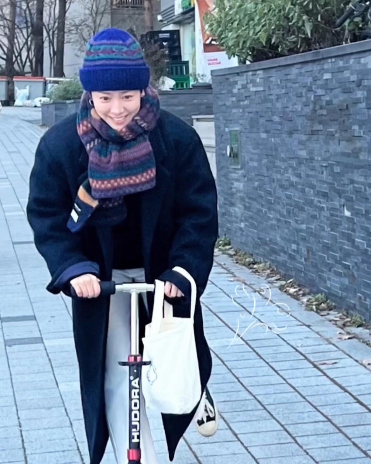 한지민이 애착하는 하울린 목도리 머플러 가격 사이즈 정보 한지민이 애착하는 하울린 목도리 머플러 가격 사이즈 정보