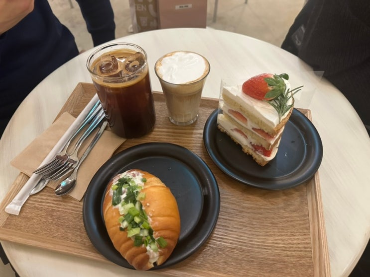 [카페 | 인천] 시그니처 라떼가 맛있는 콜렉티보 인천점
