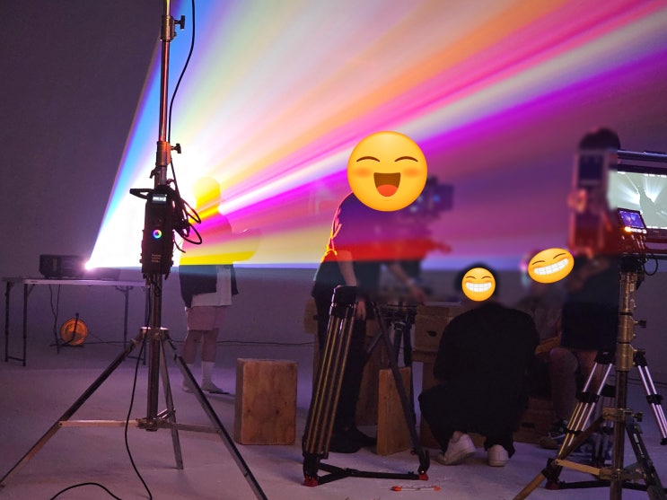 레이저 빔 프로젝터 렌탈: 새로운 차원의 시각 경험을 열다  (2만안시, 16000안시, 초고광량 미디어아트)