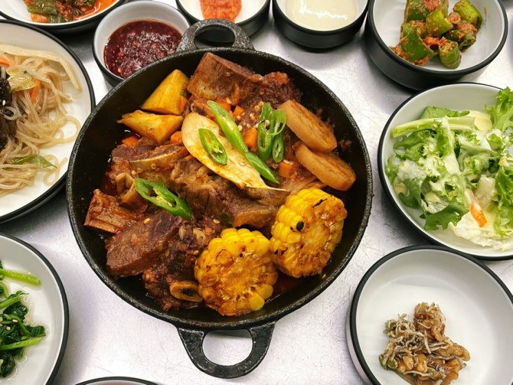  야경 멋진 애월맛집 13첩 한라산소갈비찜