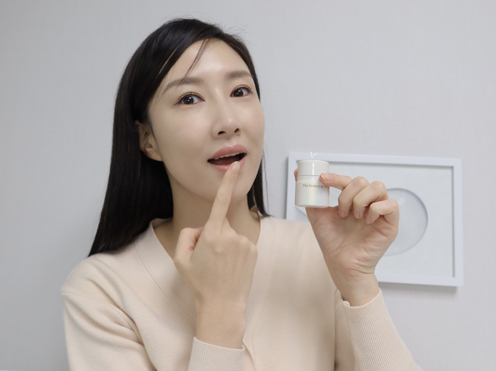  더후 로얄 에센셜 골든 립세린 백화점 립밤 추천 사용후기
