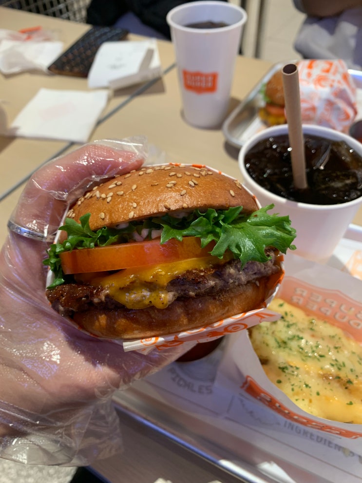  [삼성 맛집] 슈퍼두퍼 코엑스 스타필드점 - 육즙 최고봉 햄버거