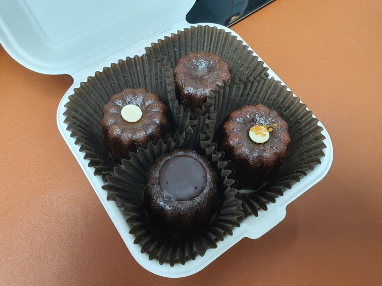  광안동오피스텔월세 보름달부동산 고객님이 까눌레 주고 가셨어요!