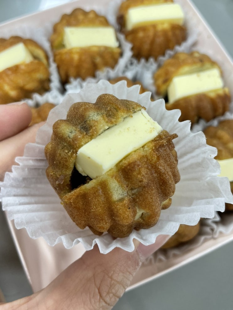  명동카페 명동아지트 쌀호두과자 맛집!