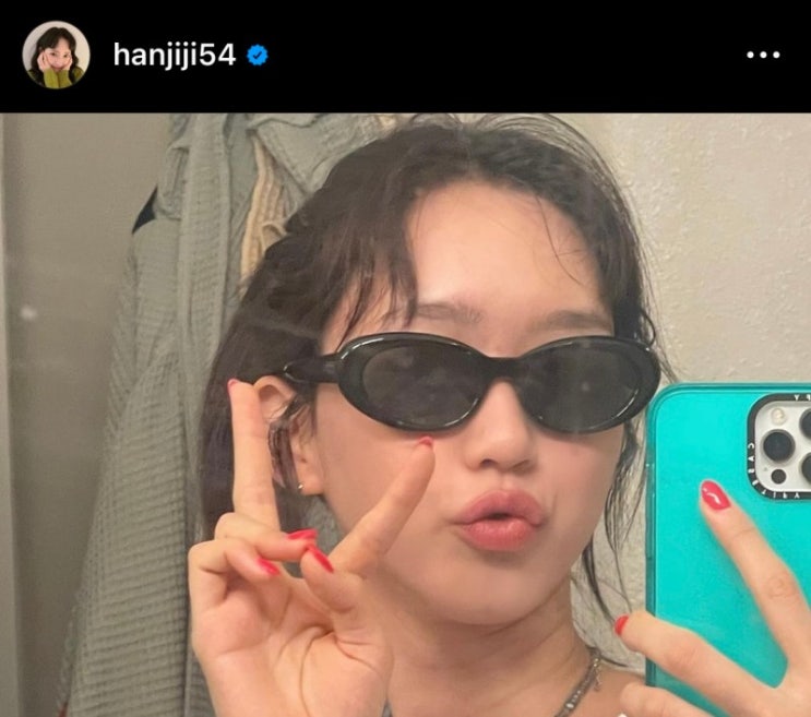  고양이상 연예인 한지현의 캣츠아이 여자 선글라스 코디