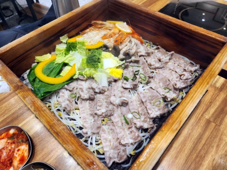  영등포 타임스퀘어 편백집 : 소고기편백찜&오징어 회무침 후기