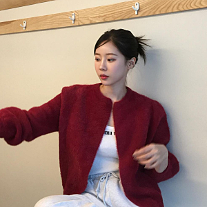 고민영 러브앤쇼 레드 앙고라 니트 가디건 가격은?