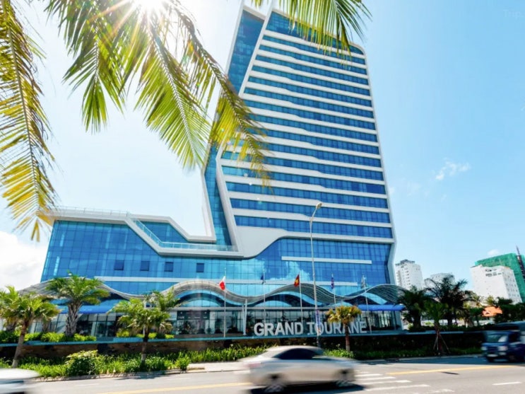 미케비치해변 앞에 위치한 5성급호텔 그랜드 투란 호텔 다낭(Grand Tourane Hotel Da Nang)