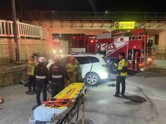 아내 살해 후 사고 위장…보험금 노린 육군 부사관, 징역 35년 아내 살해 후 사고 위장…보험금 노린 육군 부사관, 징역 35년