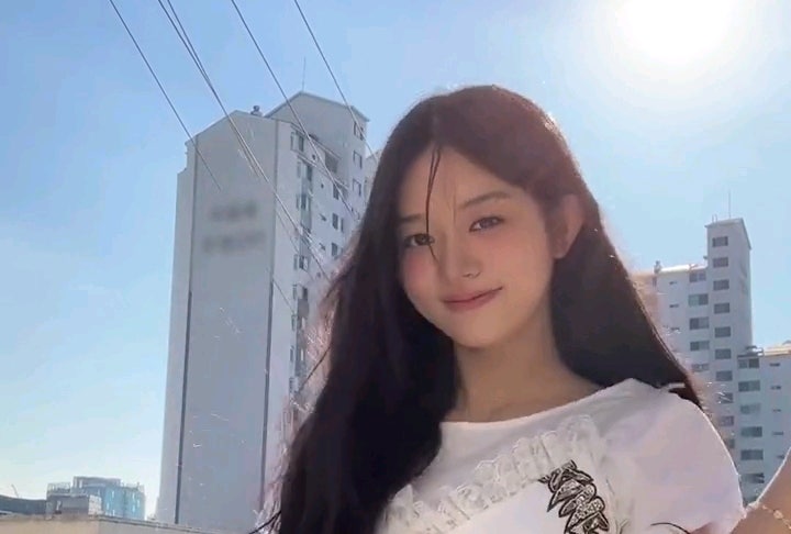 아일릿 민주 아이폰 갤럭시 배경화면 사진