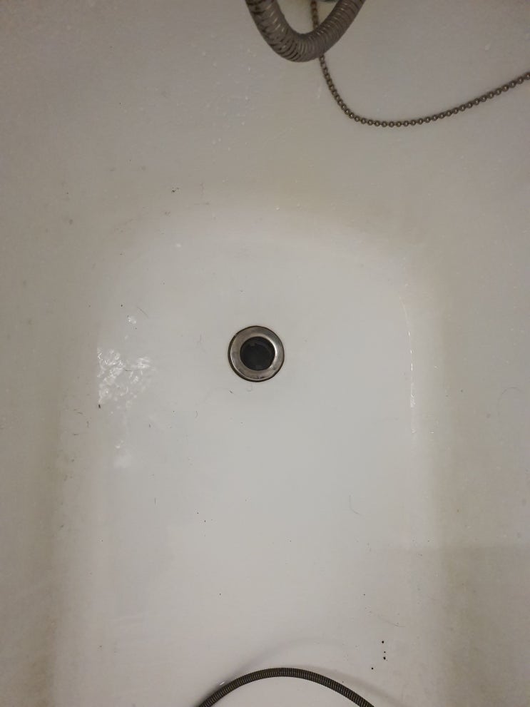  노후 아파트 배관막힘 욕조 뚫기 느리게 빠지는 배수구 전문